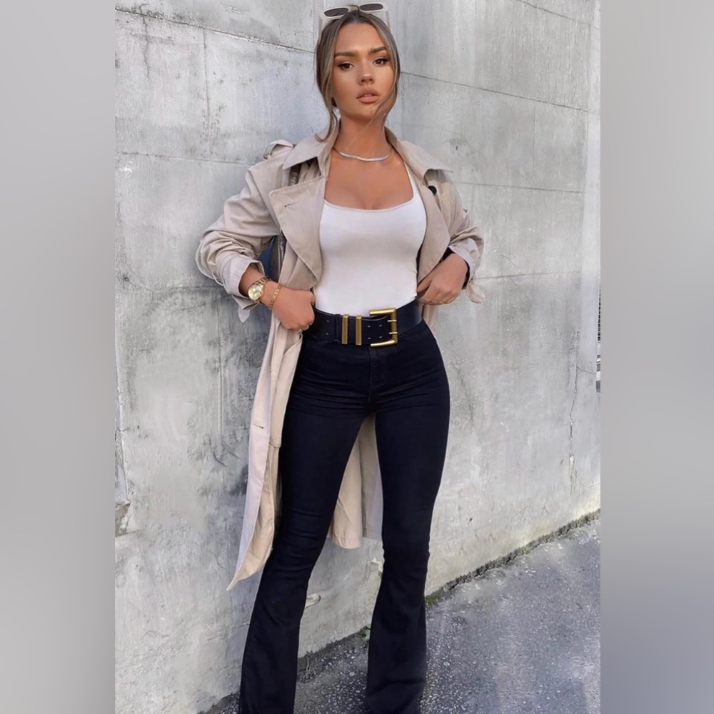 SOLD NWT FASHION NOVA High rise Black Flare Jeans Sz M - Picture 3 of 8